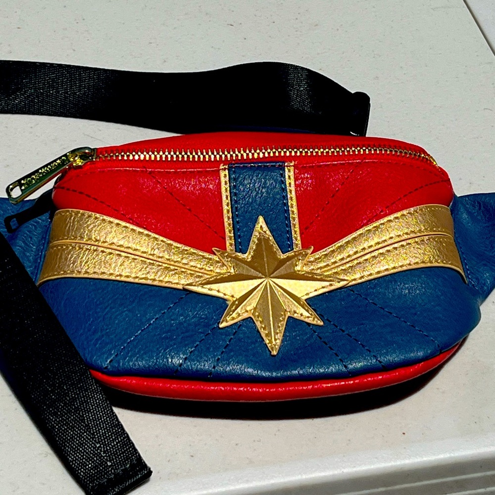 LOUNGEFLY CAPTAIN MARVEL